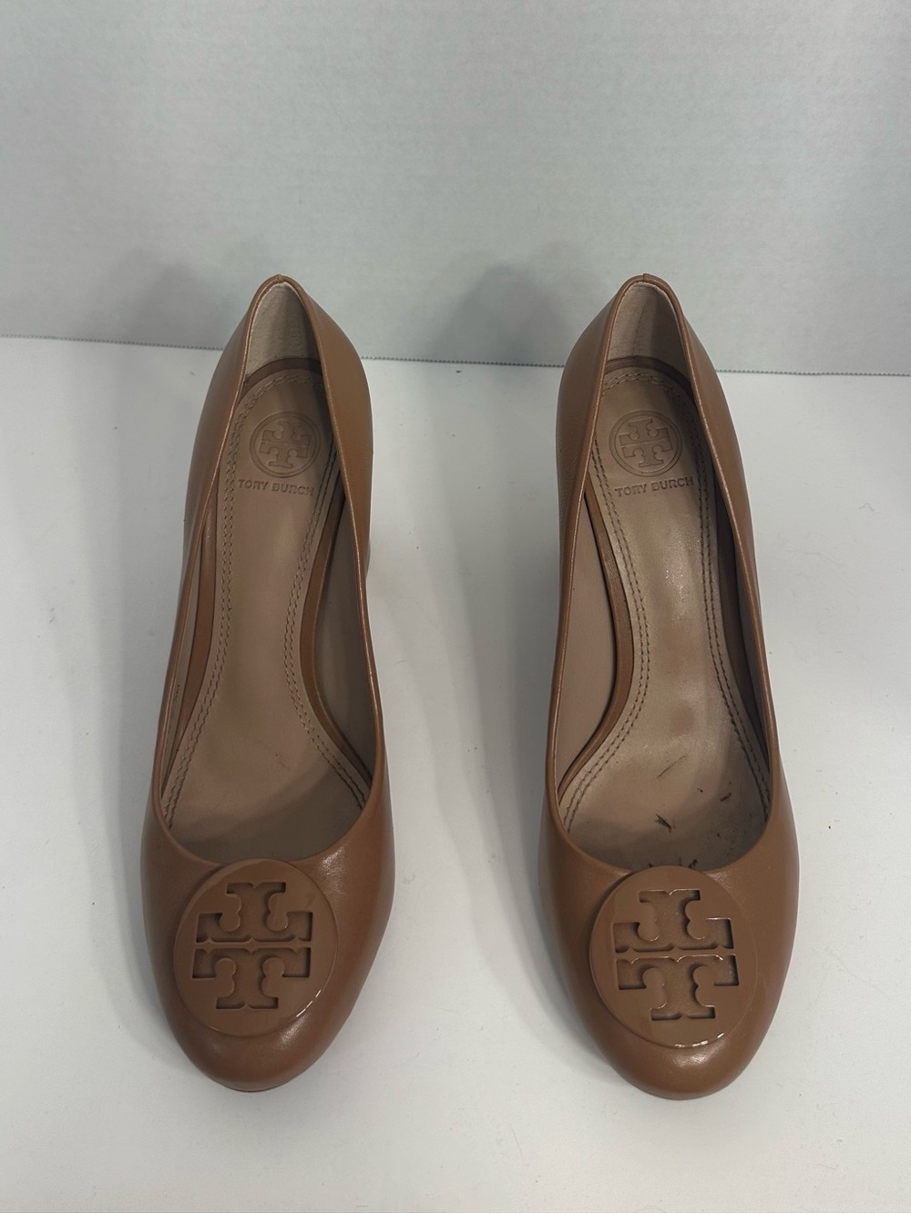 Tory Burch Tan Leather Logo Round-Toe Heels